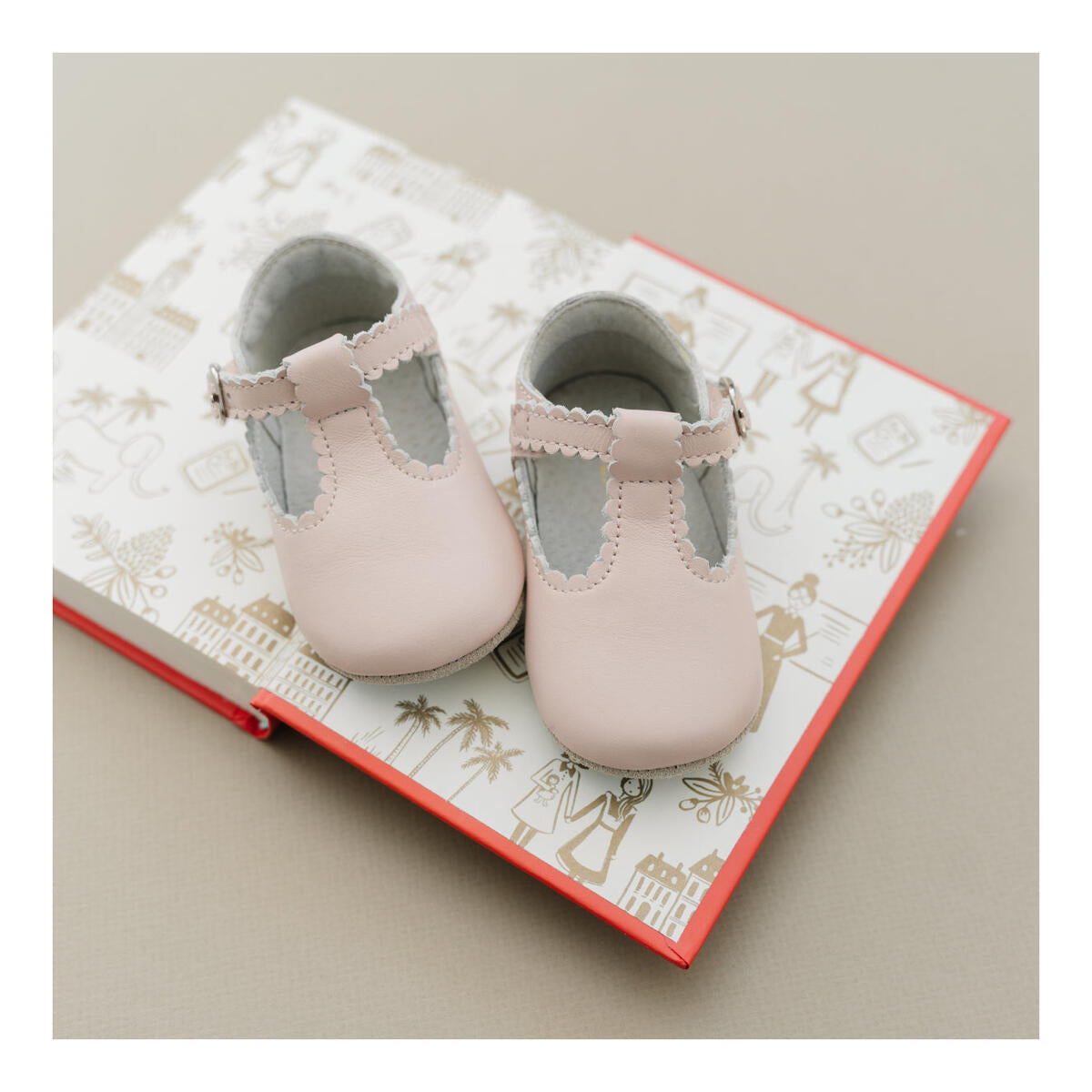 Elodie Scalloped Crib - 3522