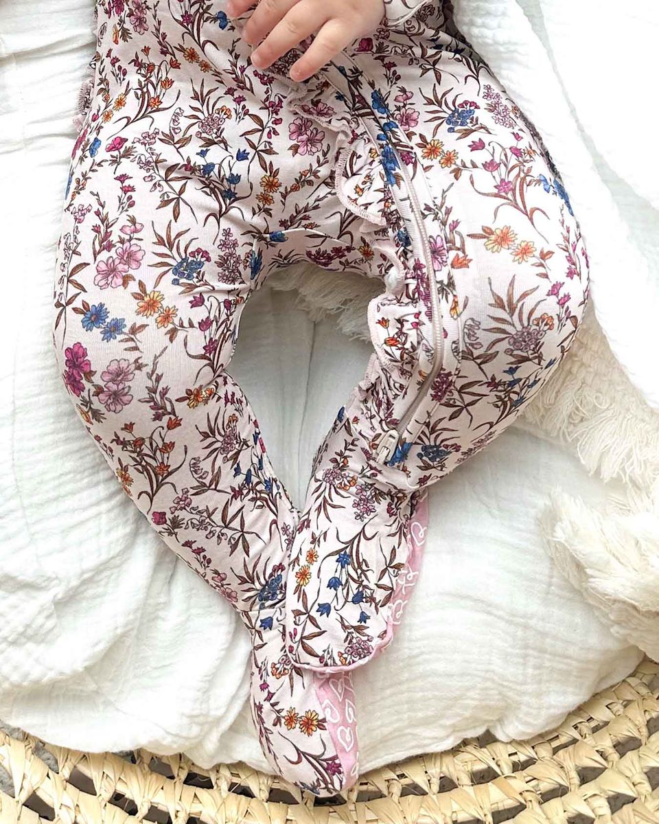Ariana Ruffled Zipper Footie