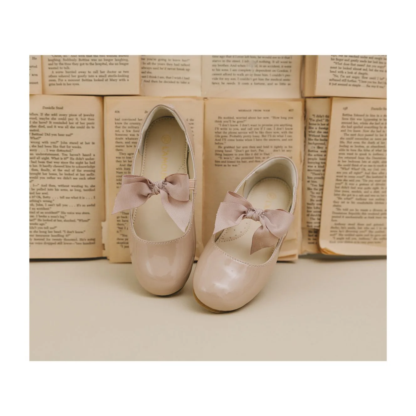 Amelia Bow Flat - N415