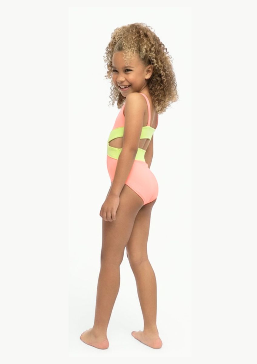 Addison Leo