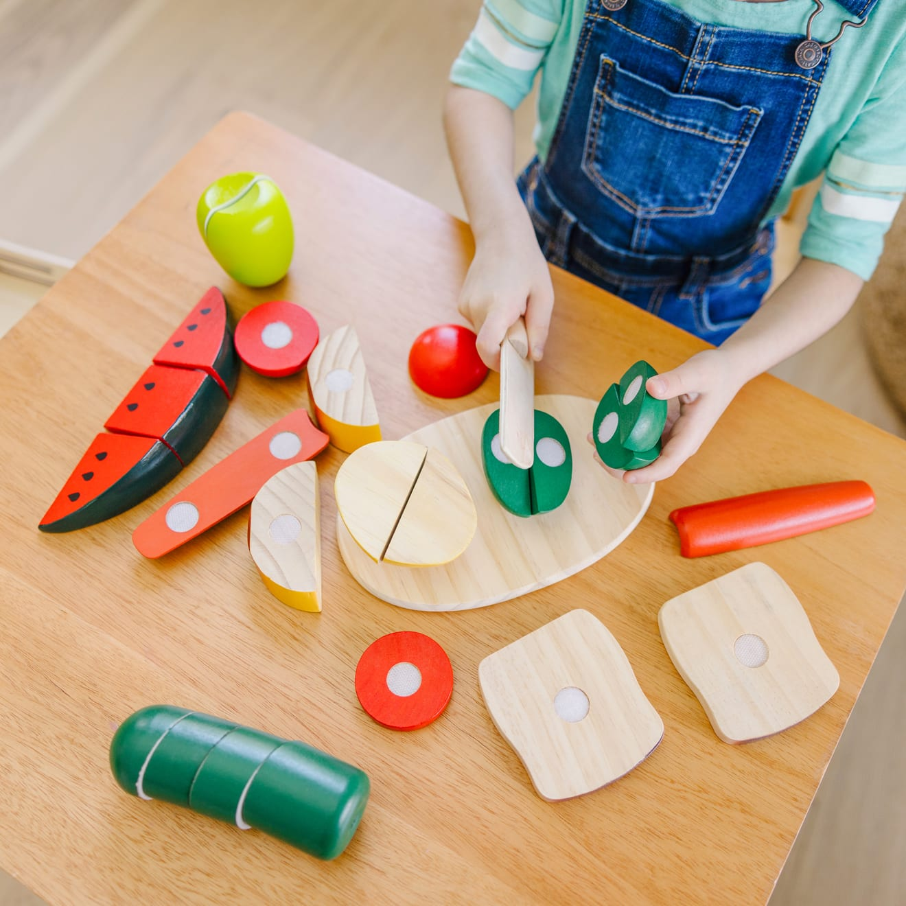 Cutting Food - 487