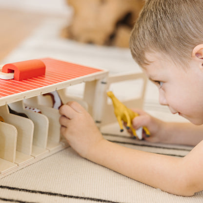 Take-Along Show-Horse Stable