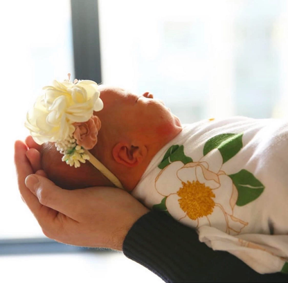 2-in-1 Burp Cloth & Bib: Magnolia