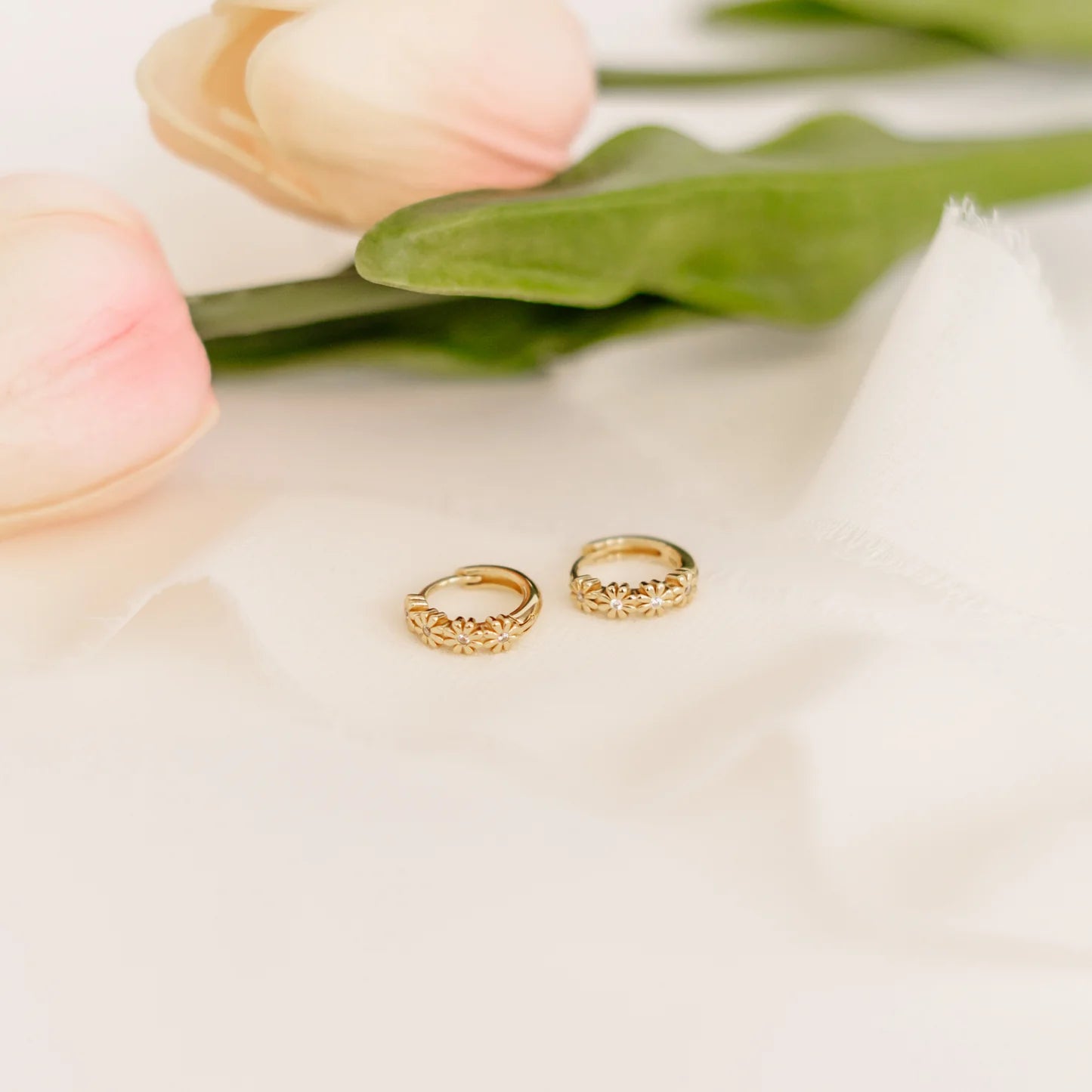 14K-Gold plated Huggie Daisy