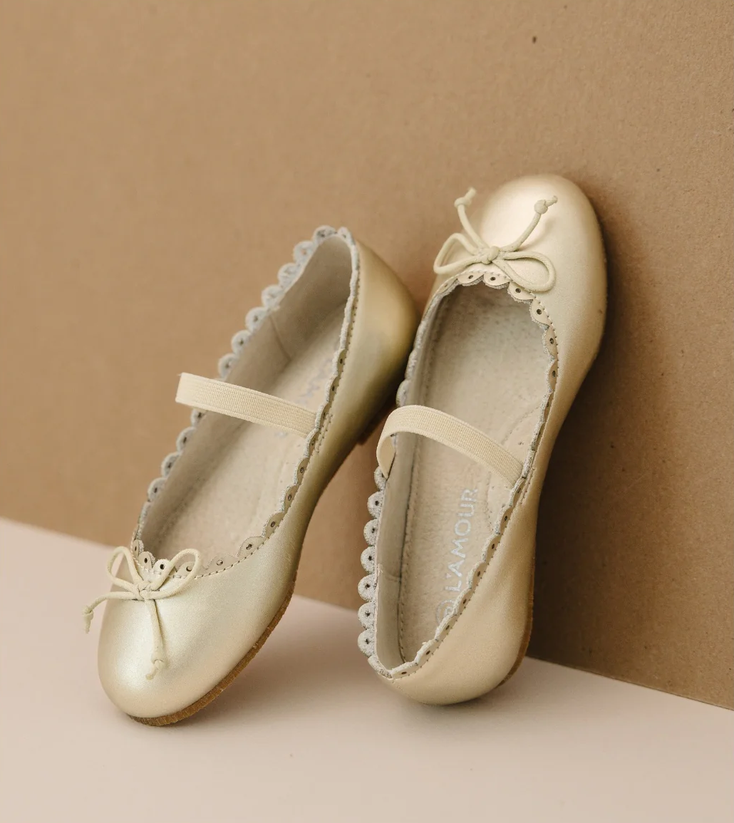 Eliza Scalloped Flat - 413