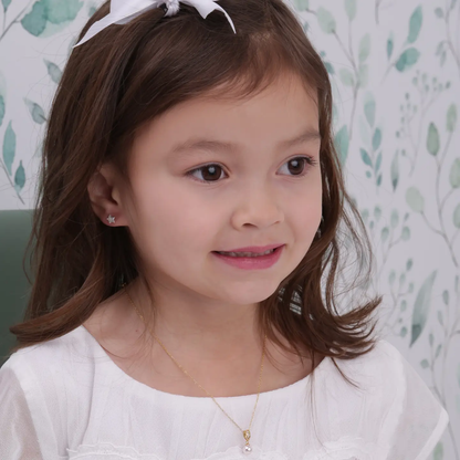 White Pearl Pendant Necklace