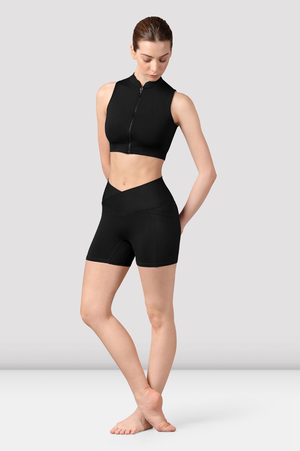 Harrieta V Front Short - Black